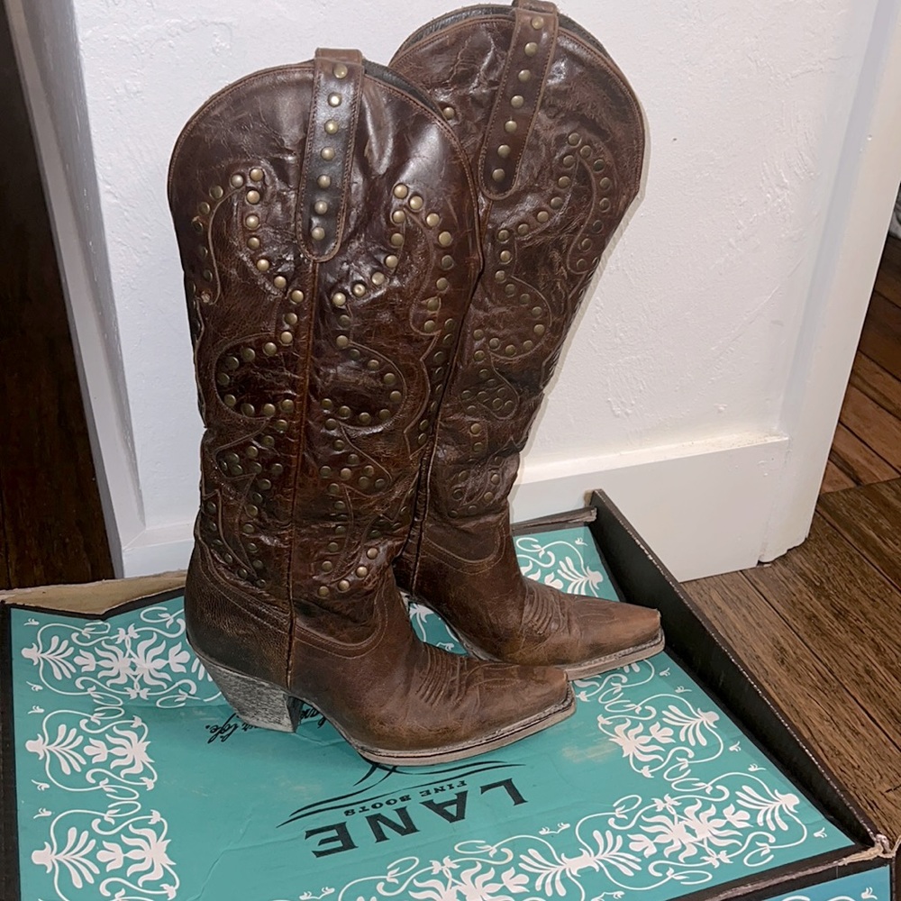 LANE cowboy boot women size 7 with brass embellishment. Made in Mexico.